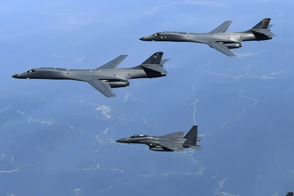 Bombardiere supersonice ale SUA, deasupra peninsulei coreene