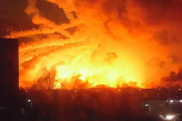 Alertă în Ucraina. Explozii puternice, după ce un depozit de muniţii a luat foc: două victime