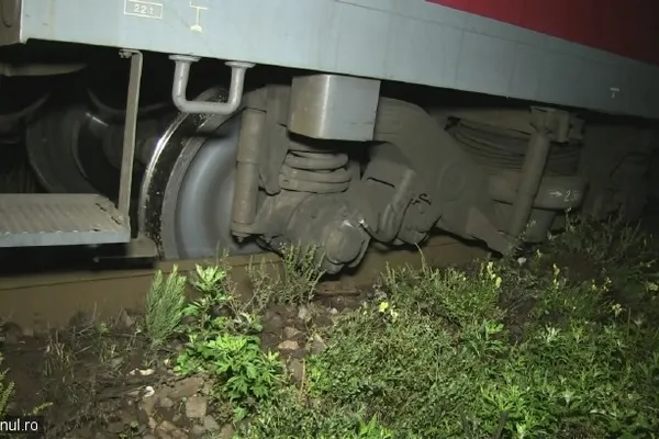 Grav accident feroviar în Dâmbovița. Mecanicul era beat