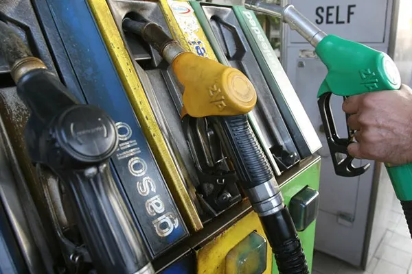 Atenție, șoferi! De la 1 iunie, benzina și motorina conțin biocarburant. Cum poate fi afectat autoturismul?