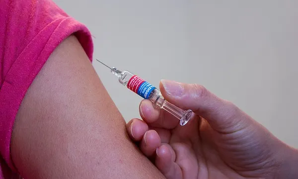 Juncker: Copiii din România sau din Italia ar trebui să aibă acelaşi acces la vaccin anti-rujeolă