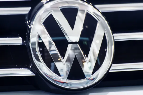 Concedieri masive la Volkswagen până la finalul anului. Peste 28.000 de posturi, tăiate până în 2030