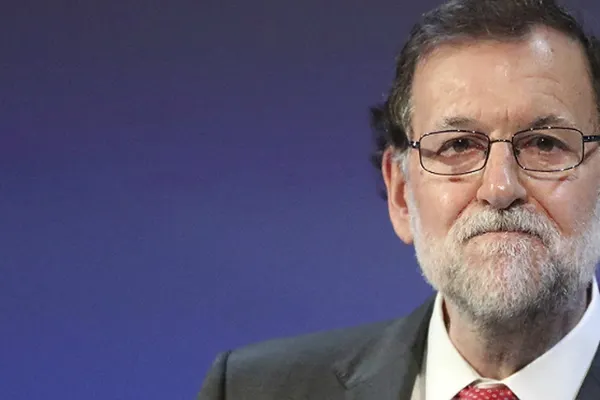 Guvernul de la Madrid suspendă autonomia Cataloniei