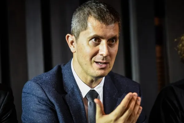 Deputatul Dan Barna este noul președinte al USR. Congresul a fost boicotat de Nicușor Dan