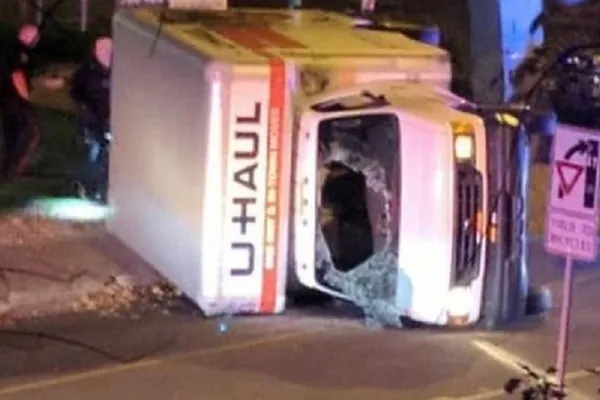 Atacuri ”teroriste” în Canada. O mașină a intrat în pietoni. Un polițist, înjunghiat