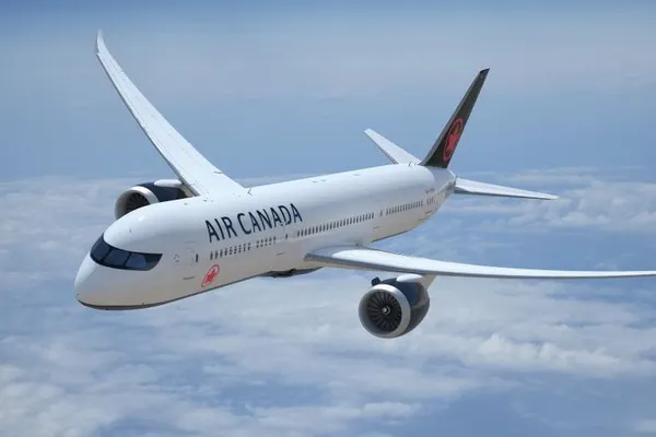 VIDEO. Un avion de pasageri a lovit o dronă, în apropierea unui aeroport din Canada