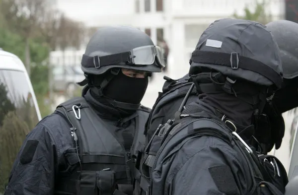 Au golit 200 de conturi bancare în România și Italia cu ajutorul mafiei