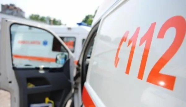 Accident ȘOCANT în Călărași! O mașină s-a izbit într-un microbuz plin cu oameni. Mai multe victime