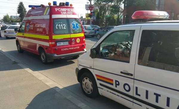 Accident grav între un microbuz de transport persoane și un TIR. Trafic blocat