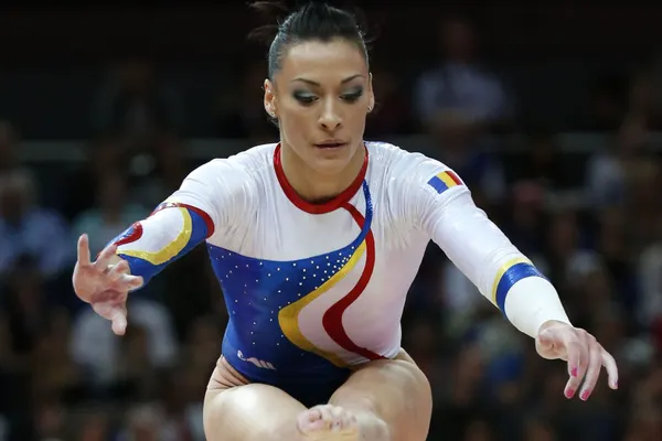 Performanță fantastică a Cătălinei Ponor la ultimul concurs din carieră: aur și argint