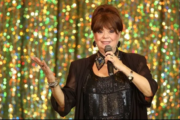 Cristina Stamate, ultimele OMAGII: sicriul cu trupul actriţei, depus la Teatrul Constantin Tănase