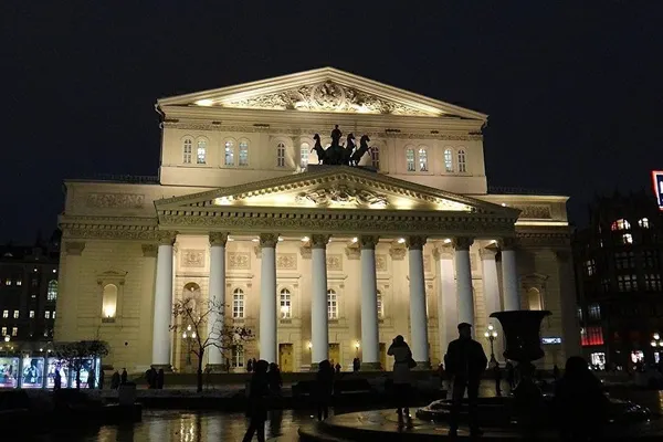 Mii de persoane, evacuate la Moscova în urma unor alerte cu bombă