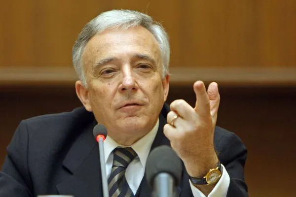 Avertismentul lui Mugur Isărescu, după revoluţia fiscală: Vin scumpirile. Inflaţia urcă la 2,7%