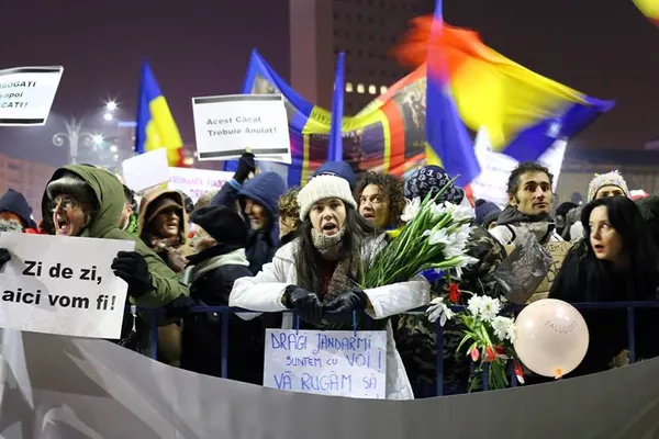 Motivul pentru care mai mulți români au avut conturile de Facebook blocate, după proteste