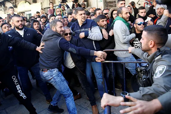 Proteste ample în multe țări după gestul lui Trump privind Ierusalimul. Violențe în Cisiordania