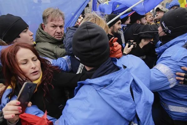 Rareș Bogdan: Firea se ocupă de blocarea protestelor, e singurul vinovat