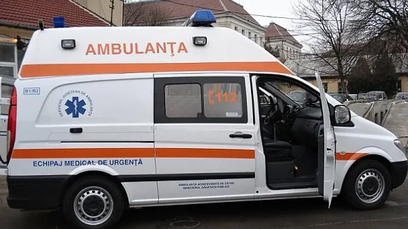 Accident cumplit în Mehedinţi. Un mort şi opt răniţi