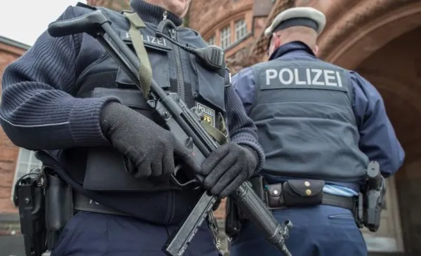 Atentat terorist dejucat în Germania. A plănuit un atac cu mașina asupra unui patinoar