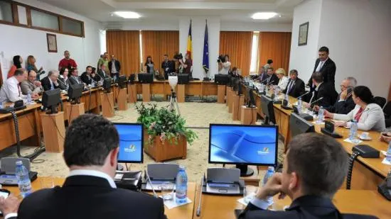 Bugetul pe 2018, adoptat în Comisiile de Buget, dar cu scandal. Planul Guvernului, dinamitat