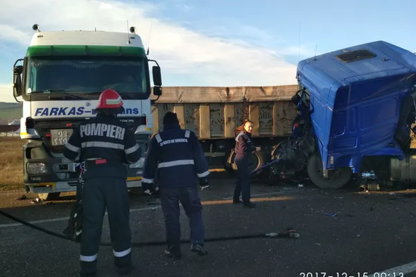 Accident grav între o cisternă și o basculantă în județul Constanța
