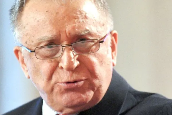 Informaţii despre starea de sănătate a lui Ion Iliescu: Cum se simte fostul preşedinte?