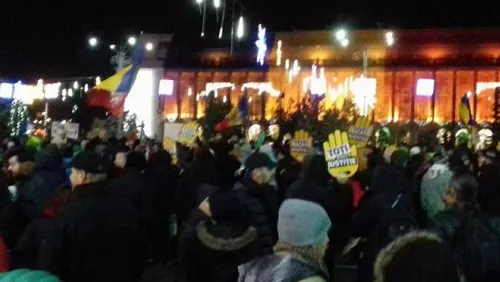 Studenţii se alătură protestelor faţă de modificarea Legilor justiţiei: Declarăm ţara furată!