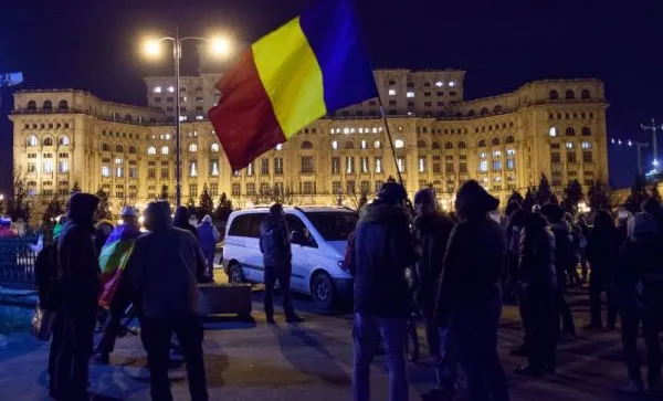 Proteste în fața Parlamentului și în țară. Studenții, în stradă: Să vă fie frică!Studenții se ridică