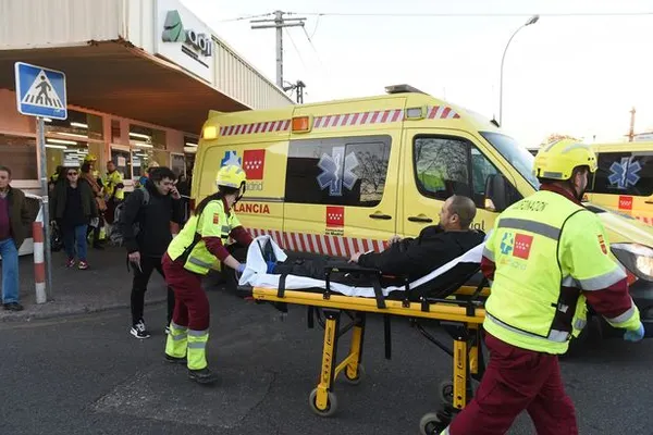 Accident de tren lângă Madrid: zeci de persoane au fost rănite. MAE: printre victime, și români