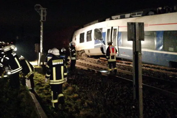 Accident feroviar în Germania. Două trenuri s-au ciocnit: Există mai multe victime