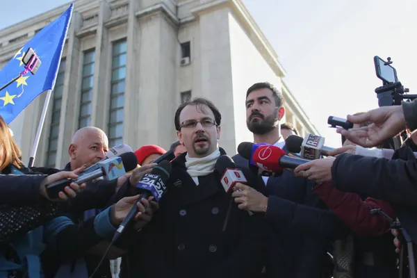 Premierul s-a întâlnit cu protestatarii la Guvern. ONG-urile cer demiterea imediată a lui Toader