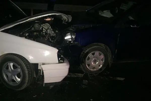 Accident grav pe DN14: Trei mașini implicate