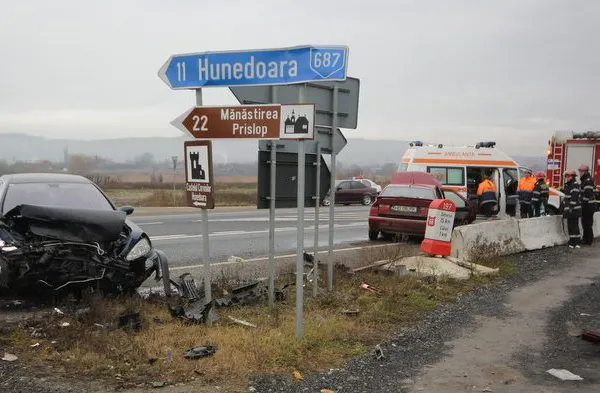 Accident violent pe drumul ce duce spre mănăstirea lui Arsenie Boca (VIDEO)