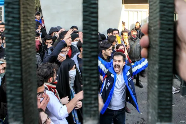 Măcel în Iran de Revelion. Numărul morților a crescut în urma protestelor uriașe