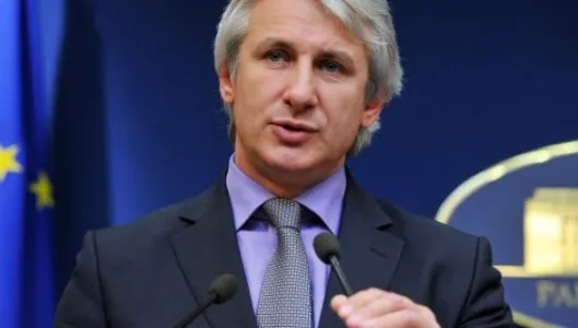 Ce se întâmplă cu banii tăi dacă nu îţi exprimi opţiunea între Pilonul I şi II de pensii