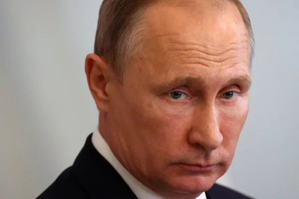 Cum arată părinţii lui Vladimir Putin? Imagini uimitoare. Seamănă leit cu...