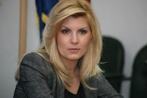 Elena Udrea, acuzată că a fugit din țară: "Luați-vă vacanță și mergeți în Costa Rica"