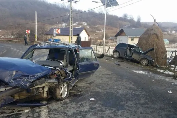 Patru persoane, rănite grav în urma unui accident rutier pe DN 2G