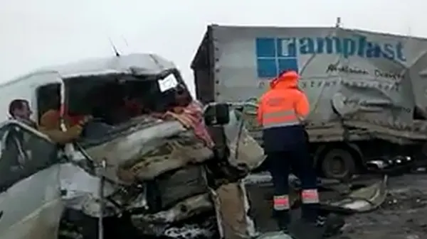 Grav accident în judeţul Galaţi: o victimă în coma, alta în stop cardio-respirator (VIDEO)