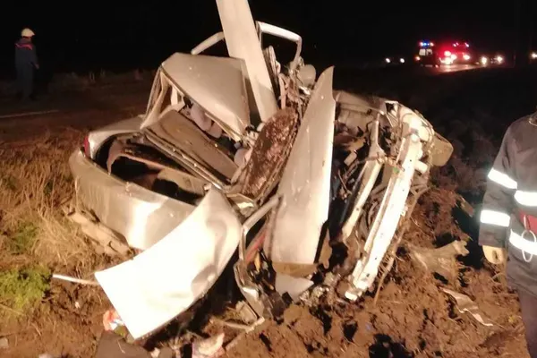 Accident groaznic în Ialomiţa: A murit după ce a intrat cu mașina într-un stâlp de electricitate