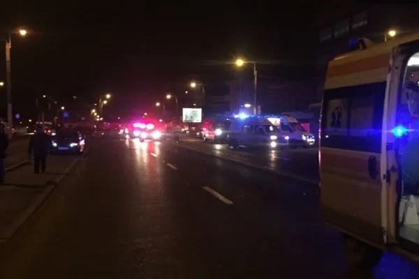 Familie spulberată pe trecerea de pietoni, un copil a murit. UPDATE: Momentul impactului (VIDEO)