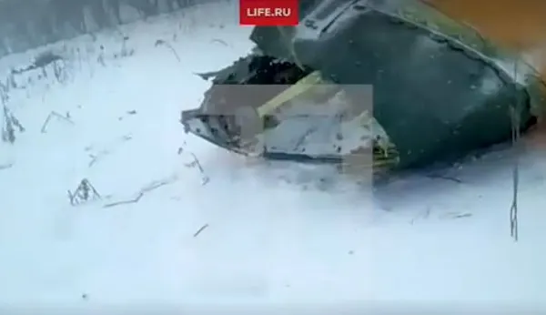 Primele imagini cu avionul prăbușit lângă Moscova