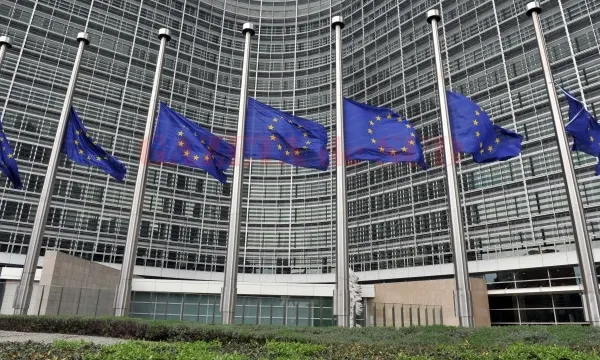 Acuzațiile lui Trump și impunerea tarifelor de 25%, respinse de Uniunea Europeană: ”Ar trebui să lucrăm împreună, nu unii împotriva celorlalţi”