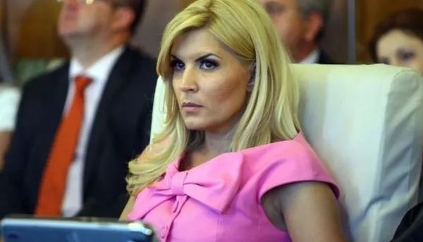 Elena Udrea are probleme mari cu sarcina: A pierdut unul din gemeni