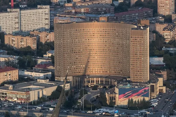 Incendiu la unul dintre cele mai mari hoteluri din Rusia. Sute de oameni, evacuaţi