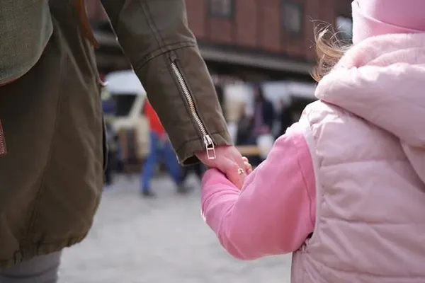Guvernul pregăteşte o nouă Ordonanţă: Mamele şi bolnavii rămân cu aceiaşi bani