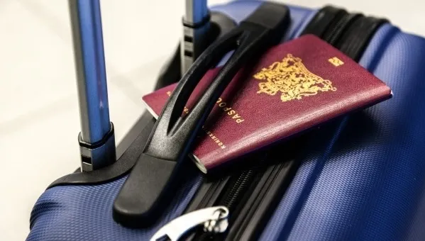 Guvernul, decizie de ultimă oră privind valabilitatea paşapoartelor simple electronice