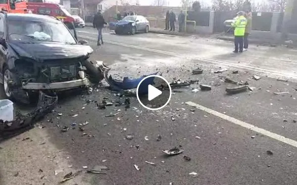 Grav accident la Piatra Neamț. Patru oameni au fost răniți