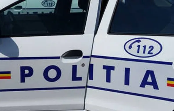 Accident cumplit: un microbuz de călători a făcut praf 7 autoturisme! Cauza i-a şocat pe poliţişti