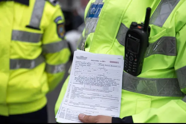 Polițiștii au spart norma de Crăciun: peste 2500 de amenzi și 158 de permise reținute