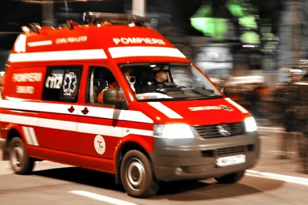 Accident grav pe DN 66, în noaptea de sâmbătă spre duminică: un tânăr de 22 de ani a murit
